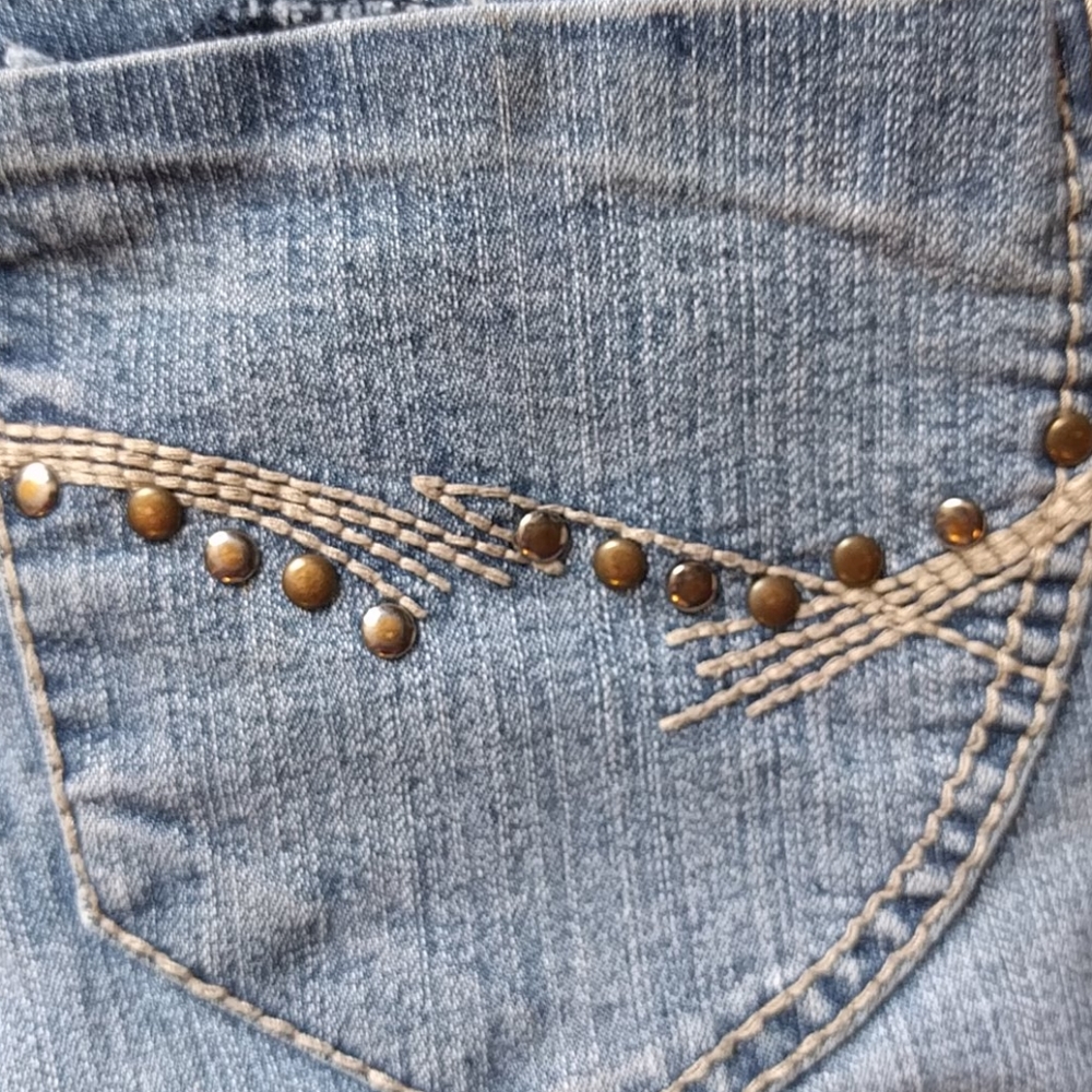 Donated!!!🚨Last chance❗️Jean Shorts - Picture 4 of 5